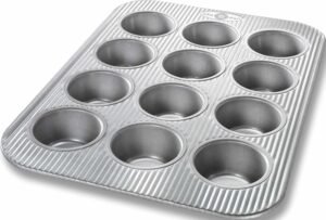USA Pan Bakeware Muffin Pan, 12-Wel...
