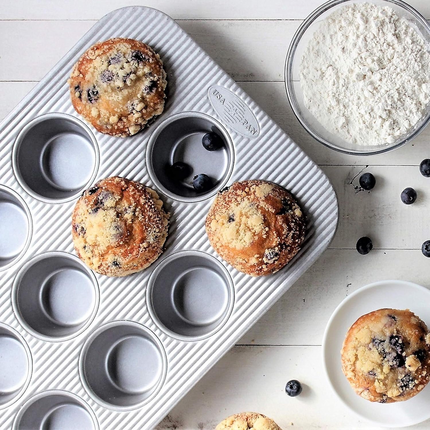 USA Pan Bakeware Muffin Pan, 12-Well, Aluminized Steel - Image 5